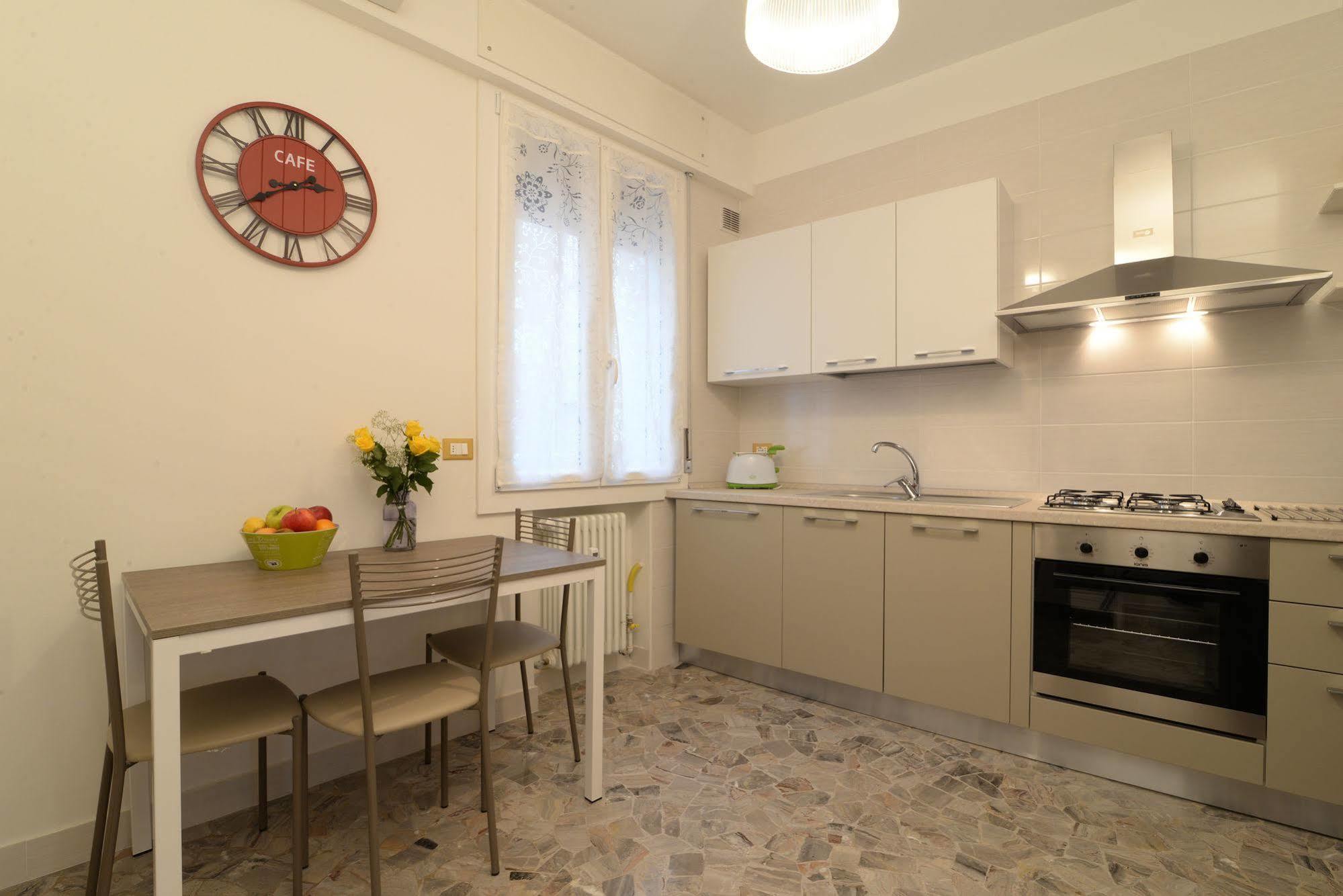 Centralissimo Con 2 E 2 Bagni